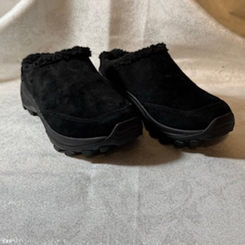 Brand new Merrell lined leather clogs